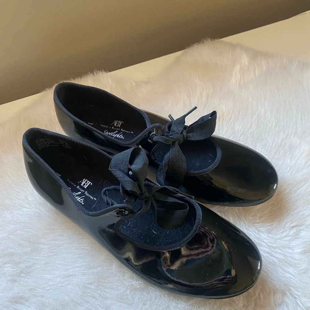 Girls Black Patent Ballet Shoes with Satin Bow‎